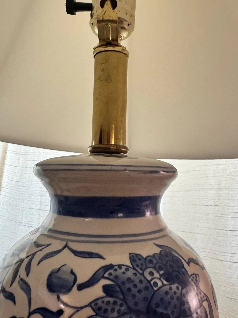 Vintage MCM Blue and White Floral Ceramic Table Lamp - Unbranded